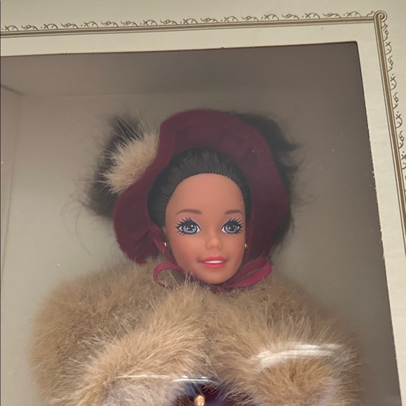 1994 Victoria Elegance Barbie - Picture 5 of 13